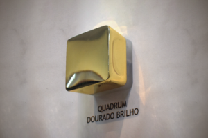 Puxador Quadrum Dourado Brilho C/ Luz de Led (37mm)